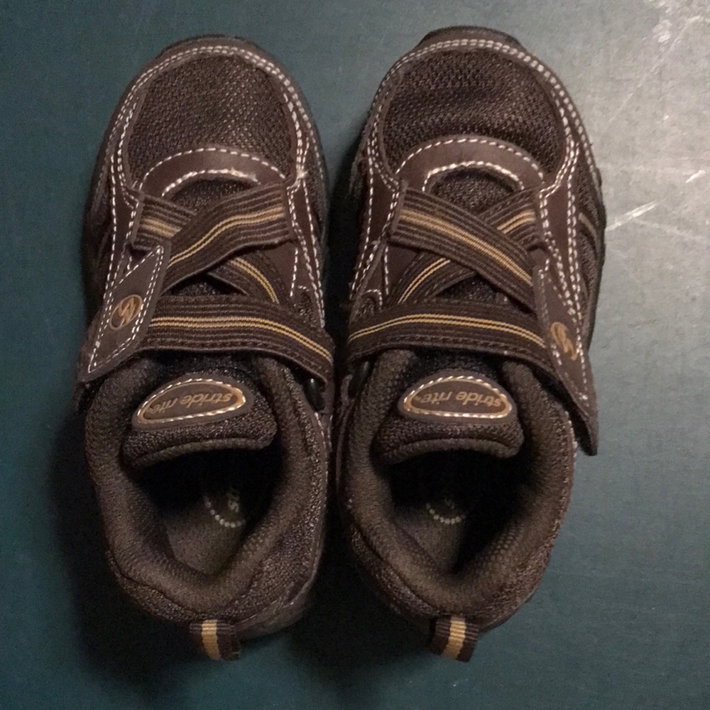 StrideRite, size 9M